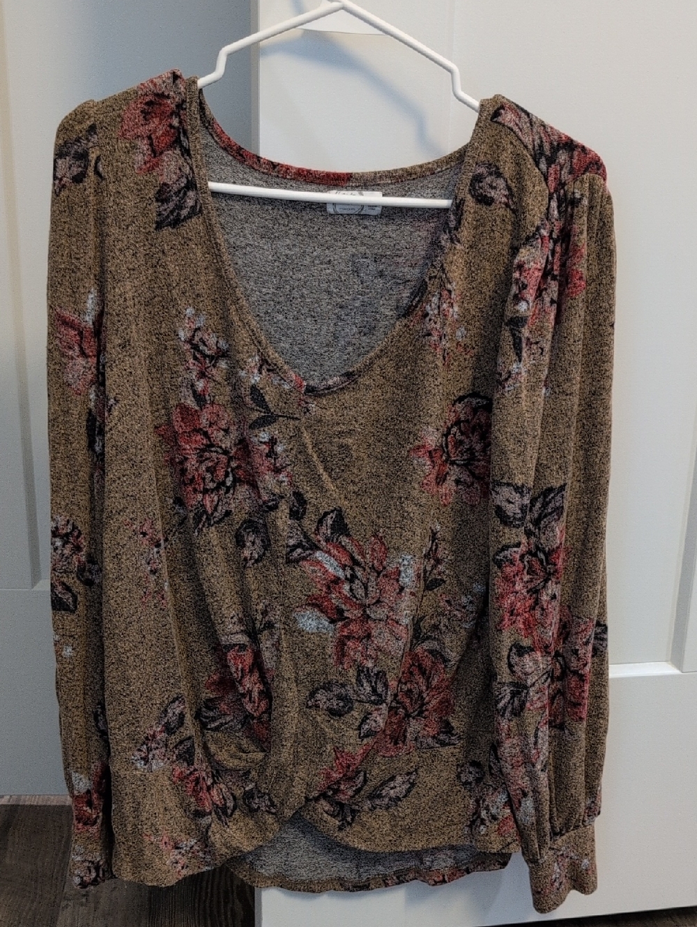 Maurices Heathered Gray Top with Rose Trim Detail